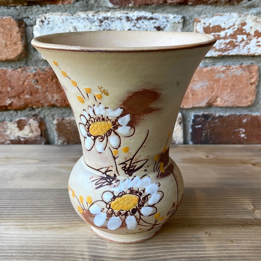 VINTAGE FRENCH POTTERY VASE - CREAM AND BROWN WITH GLAZED DIASY FLOWERS.